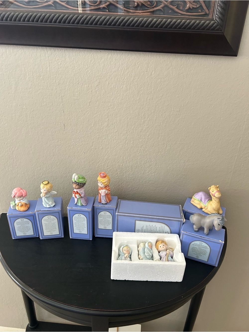 Avon Lavender and Pastel Nativity Figurine Set . Lot of 7 pieces